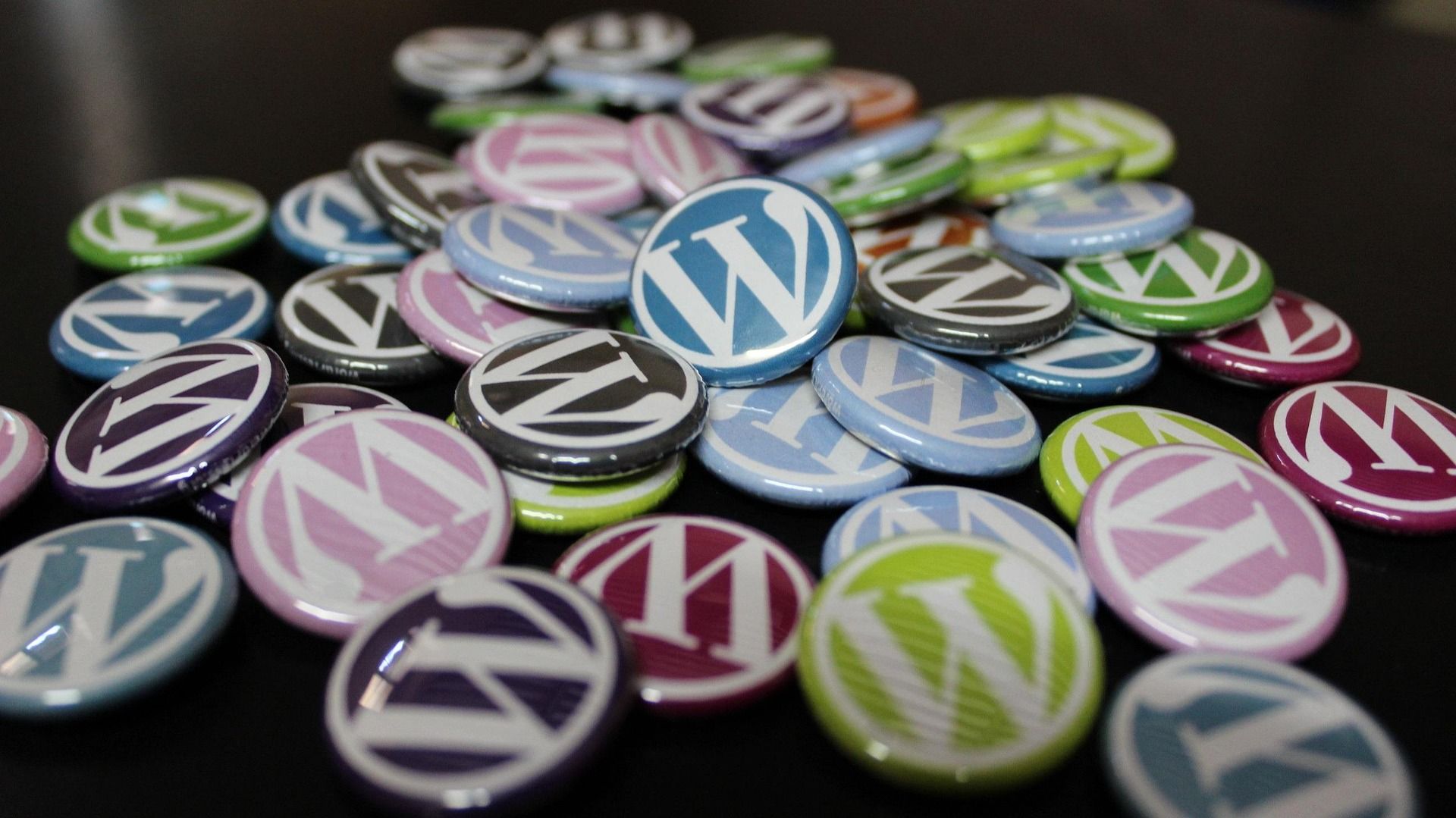 Rinnovamento WordPress: un assistente AI innovativo che progetta, redige e verifica autonomamente